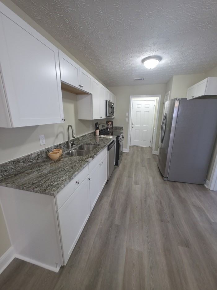 155 Westchester Cir #1 - Photo 4 of 17