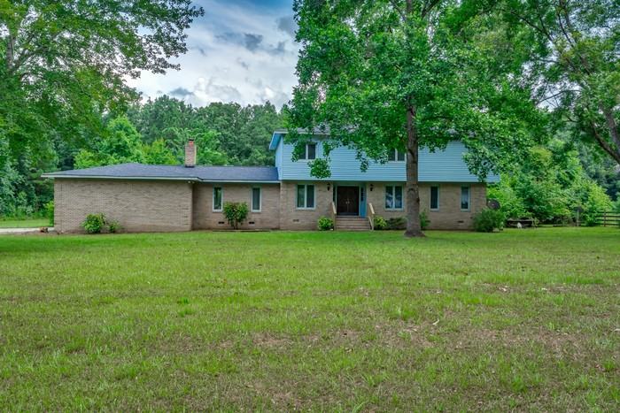 400 Derby Ln - Photo 2 of 40
