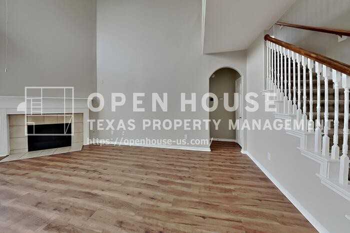 6714 Village Bridge Dr - Photo 4 of 22