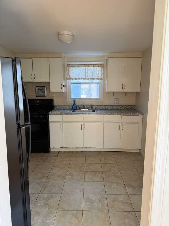 706A South St #NA - Photo 3 of 16