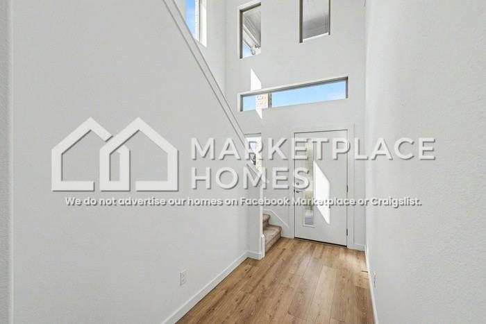 415 Bertney Dr - Photo 4 of 33