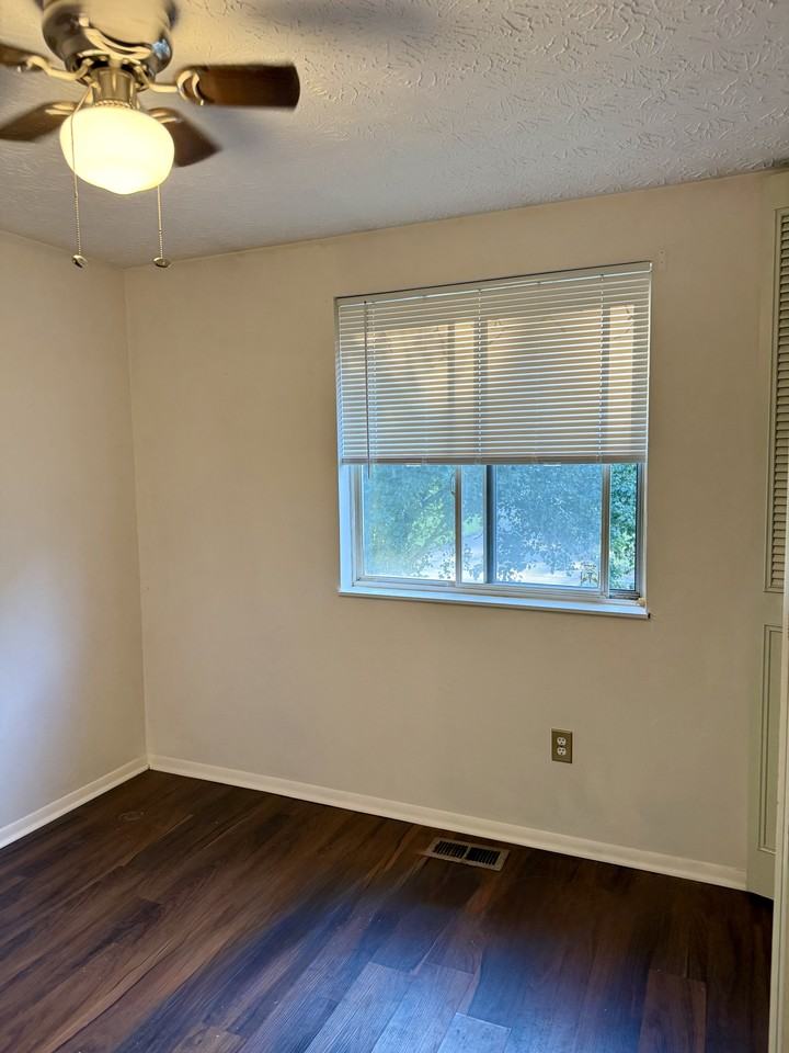 1065 Martin Rd #A - Photo 4 of 6