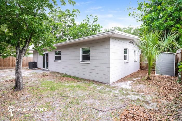 5624 92nd Ter N - Photo 3 of 3