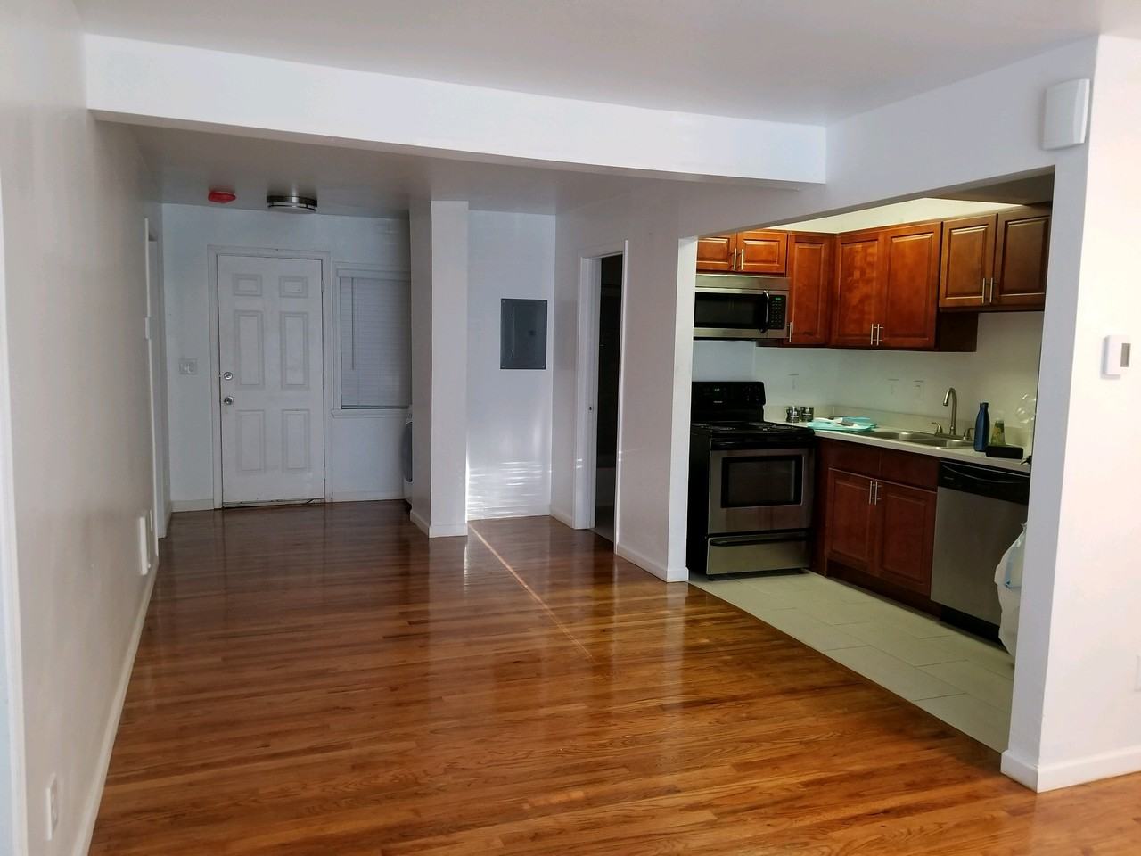 10640 Se 16th St #3 - Photo 2 of 10