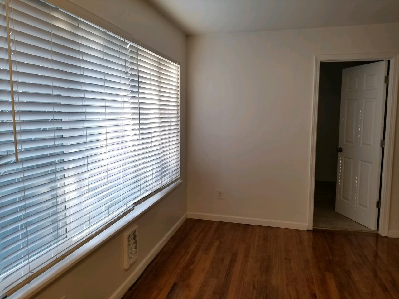 10640 Se 16th St #3 - Photo 4 of 10