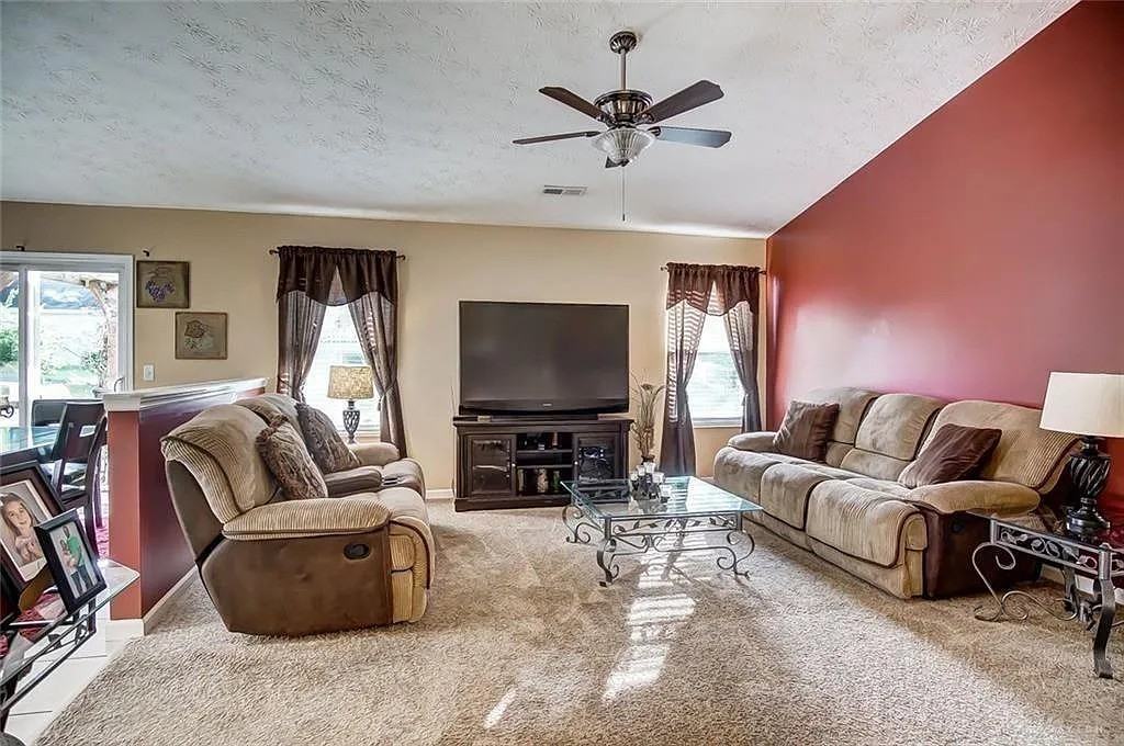 32 N Glen Oak Dr #NA - Photo 4 of 20