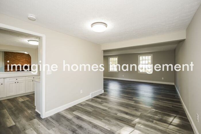 705 Fairfax Dr - Photo 6 of 21