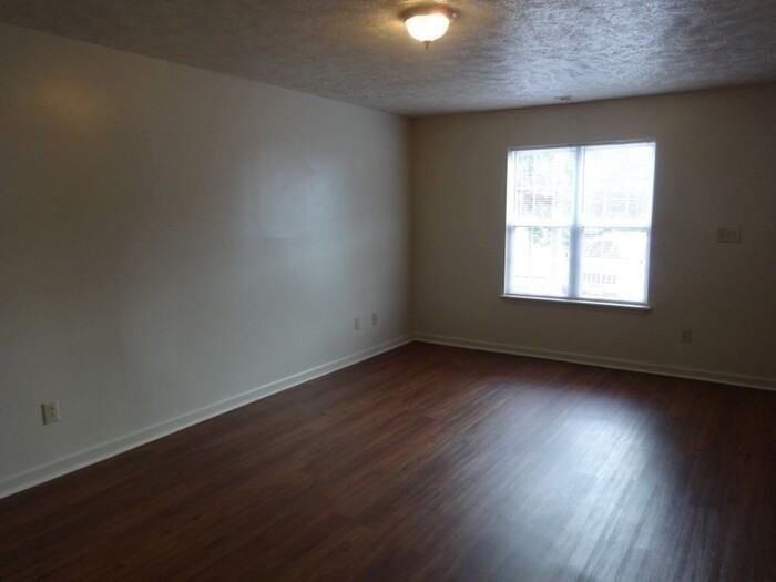 919 Pedro Dr - Photo 3 of 8