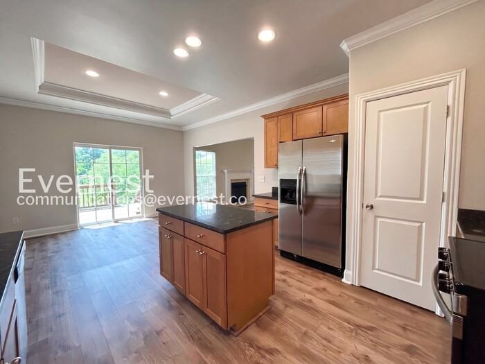 4513 Hamilton Ln - Photo 7 of 34