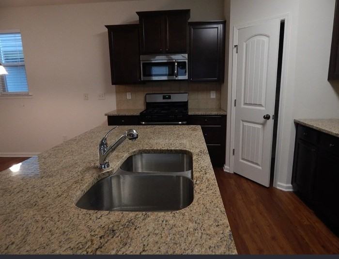 2182 Turnbury Glen Walk - Photo 4 of 6