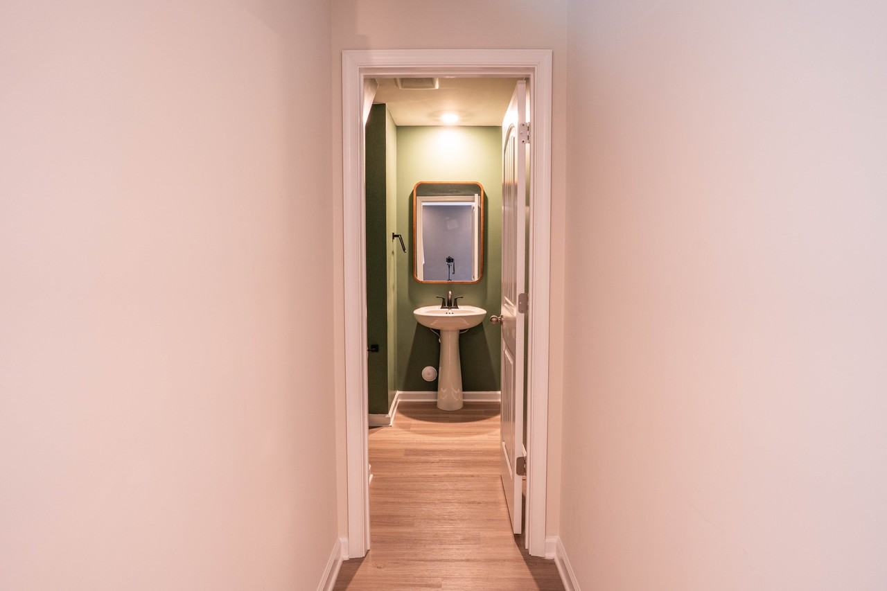 2814 Meadow View Blvd #NA - Photo 4 of 38
