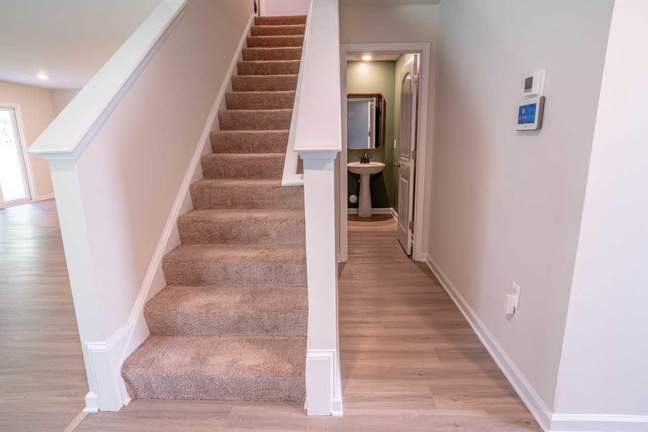 2814 Meadow View Blvd #NA - Photo 5 of 38