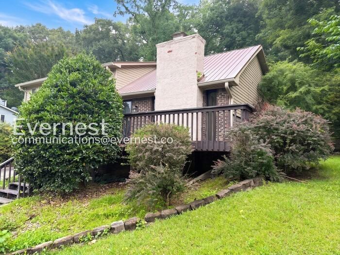 716 Brookview Dr - Photo 2 of 27