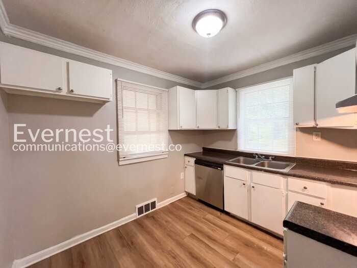 905 Parkhaven Ln - Photo 6 of 24