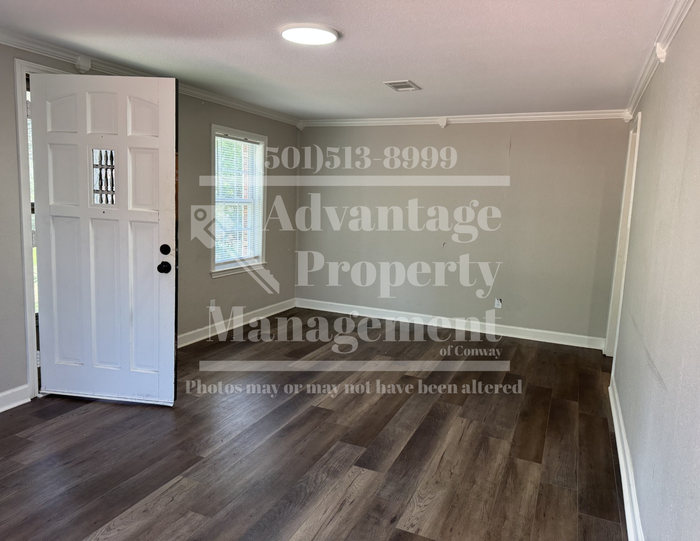 1519 Phyllis St - Photo 3 of 10