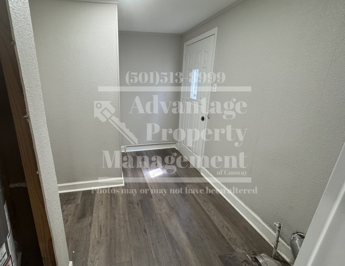 1519 Phyllis St - Photo 5 of 10