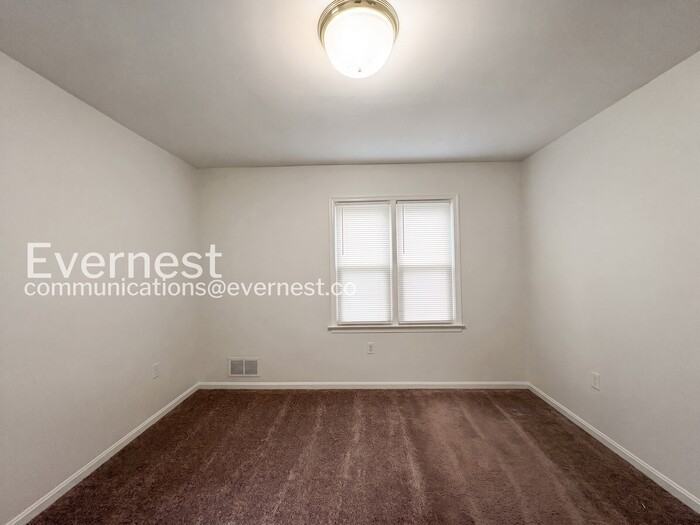 5427 Varnum St - Photo 7 of 27
