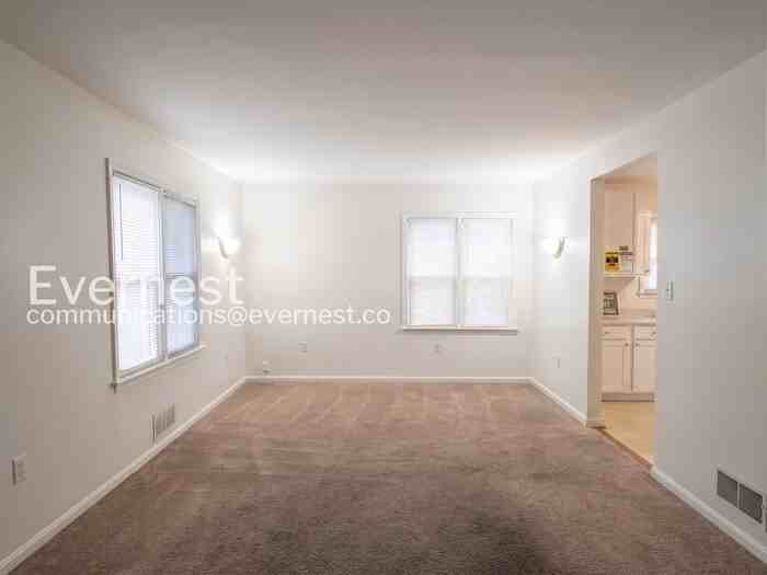 5427 Varnum St - Photo 2 of 27