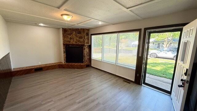 3245 Chrysler St - Photo 3 of 11