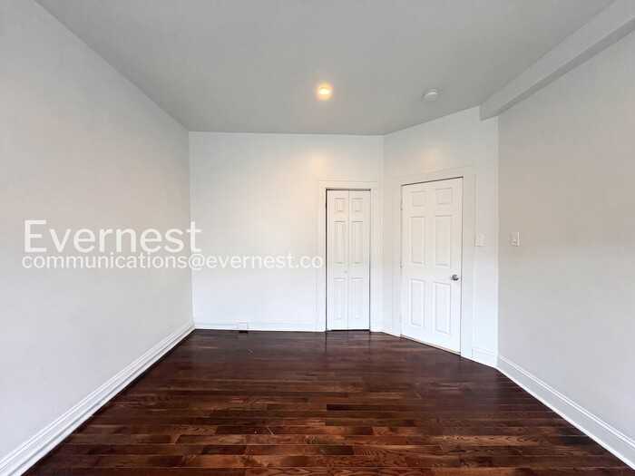 2444 Callow Ave #B - Photo 5 of 21