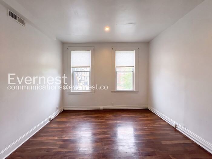 2444 Callow Ave #B - Photo 6 of 21