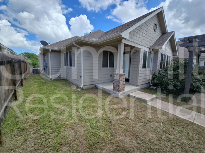 514 Silo St - Photo 3 of 23