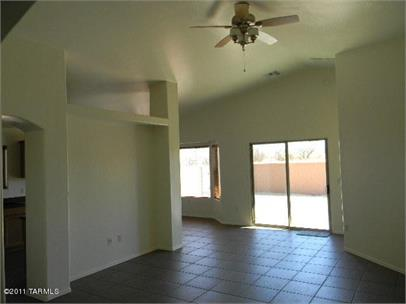 571 W Calle Paso Suave - Photo 4 of 10