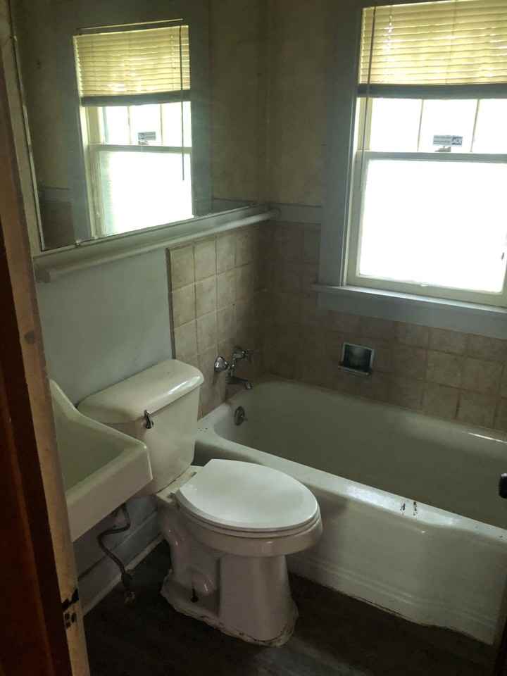 1073 W Packard St #NA - Photo 5 of 11