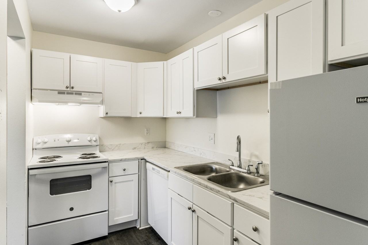 168 1st St #7 - Photo 6 of 15