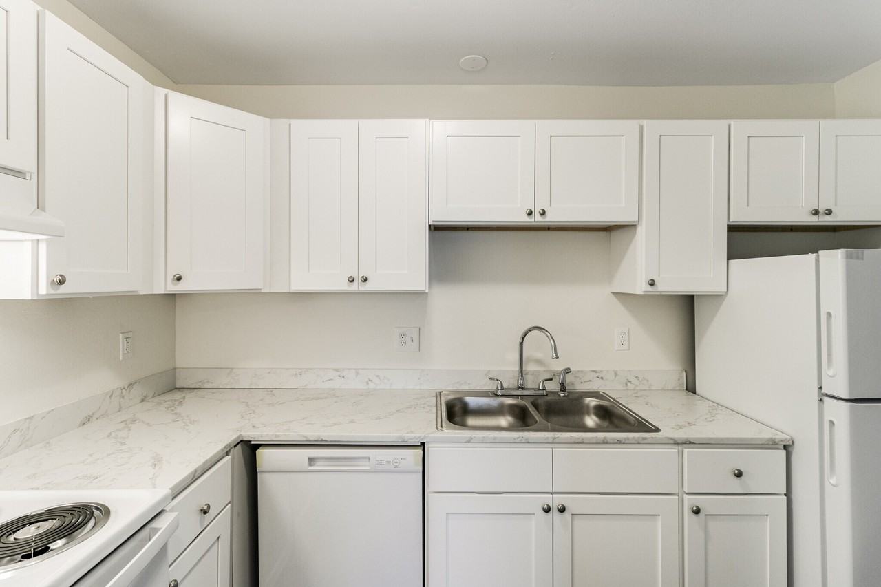 168 1st St #7 - Photo 7 of 15