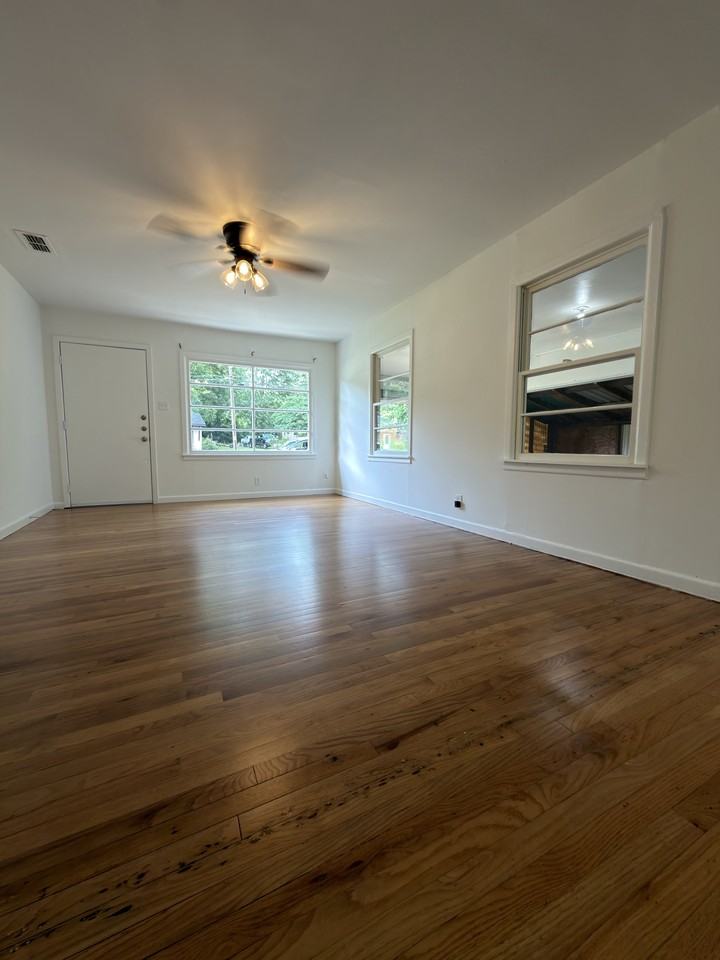 1617 W 6th St #NA - Photo 2 of 8