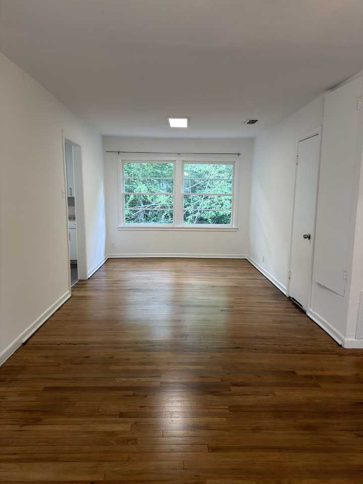 1617 W 6th St #NA - Photo 3 of 8
