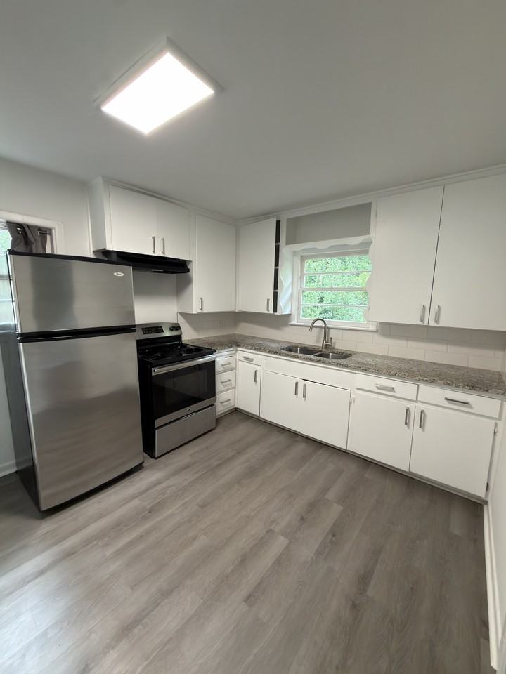 1617 W 6th St #NA - Photo 4 of 8