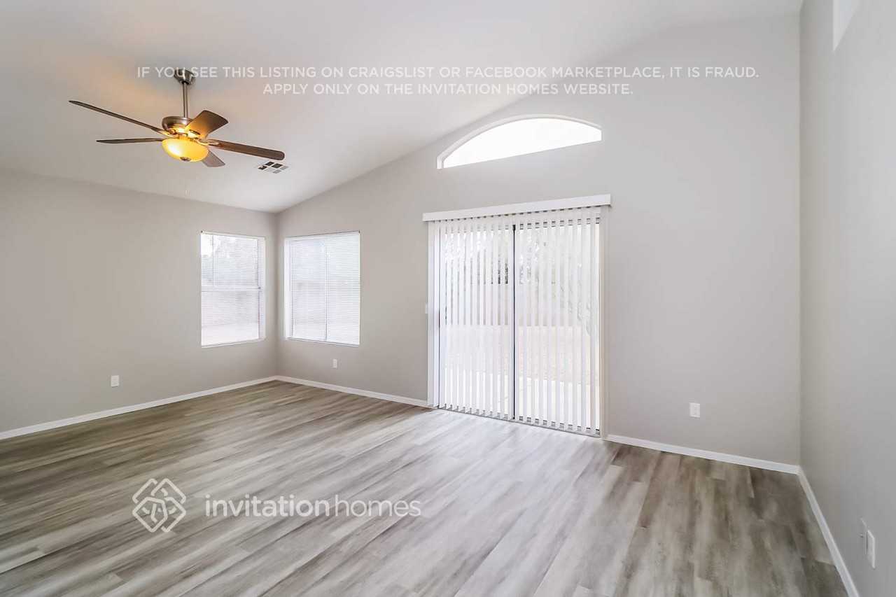 7451 W Via Del Sol Dr - Photo 3 of 17