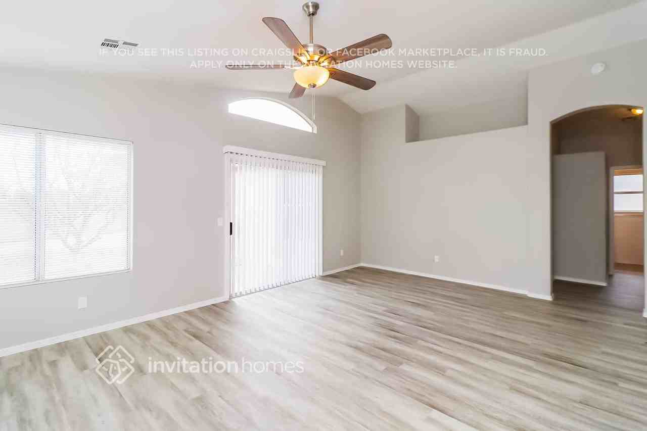 7451 W Via Del Sol Dr - Photo 5 of 17