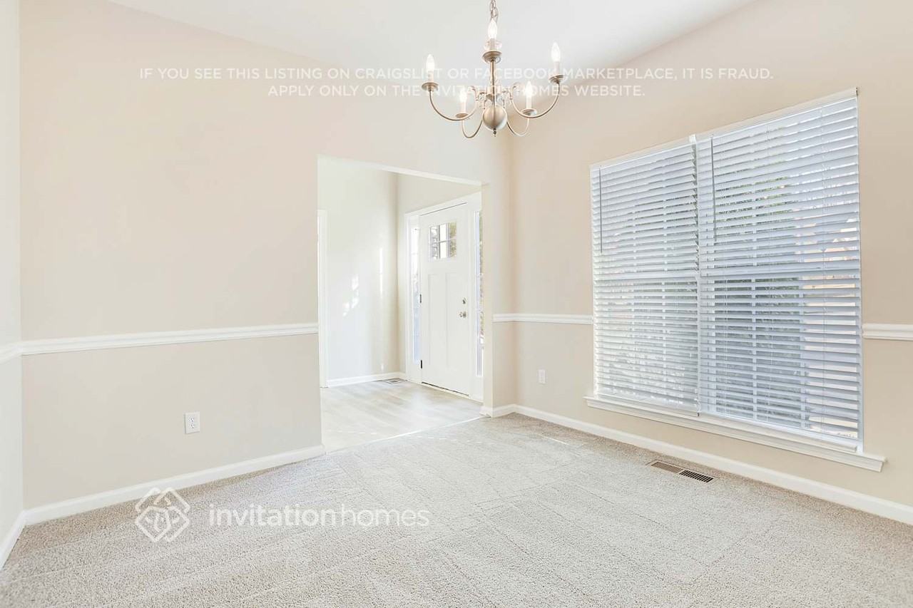 7144 Stonebrook Cir - Photo 4 of 27