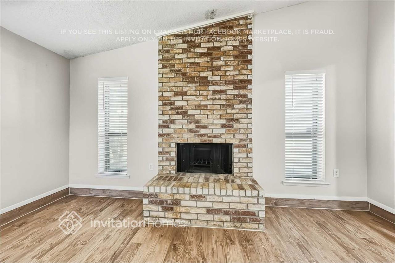2609 Renwick Dr - Photo 3 of 20