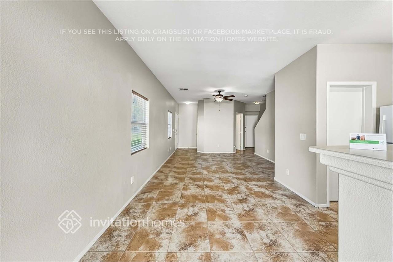 3025 Gary Cooper St #102 - Photo 6 of 19