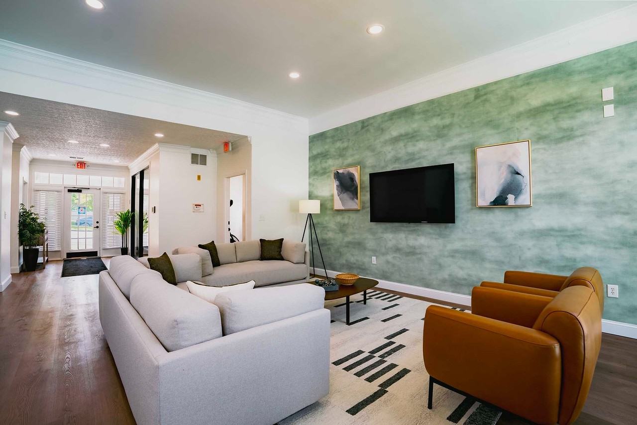 Blendon Woods Apartments - Photo 2 of 43