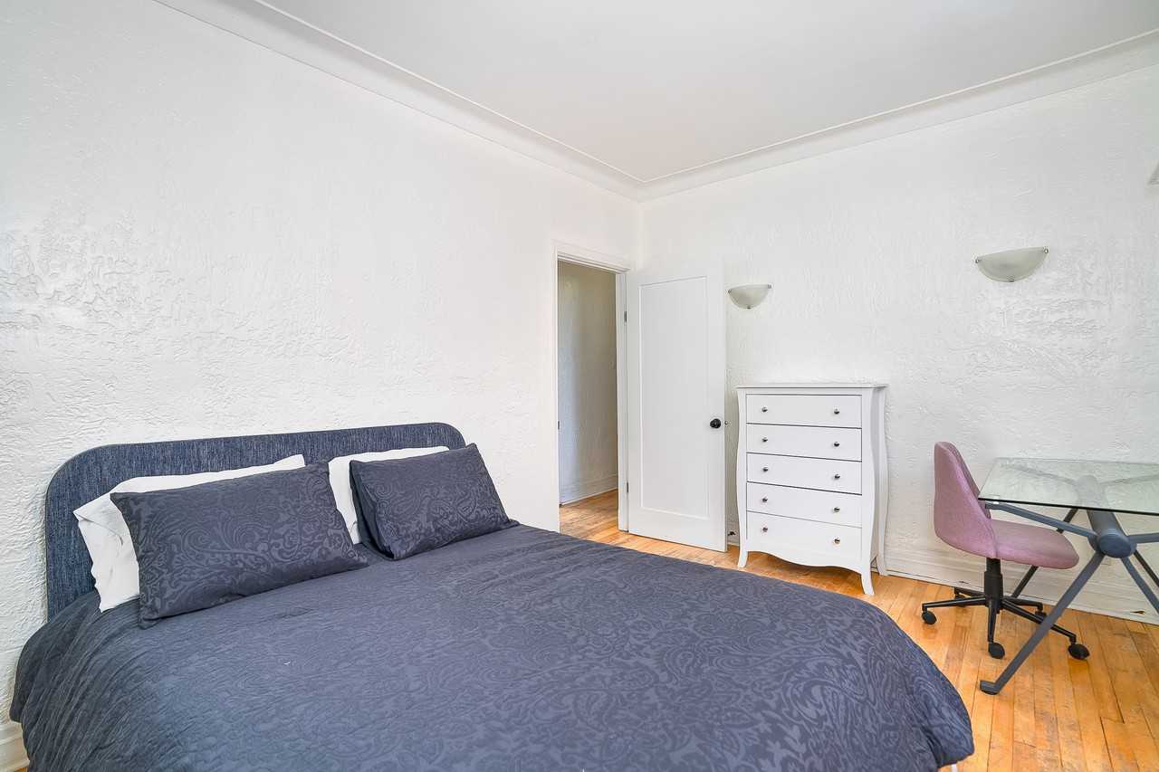 130 Rue Prince-Arthur O — photo 2