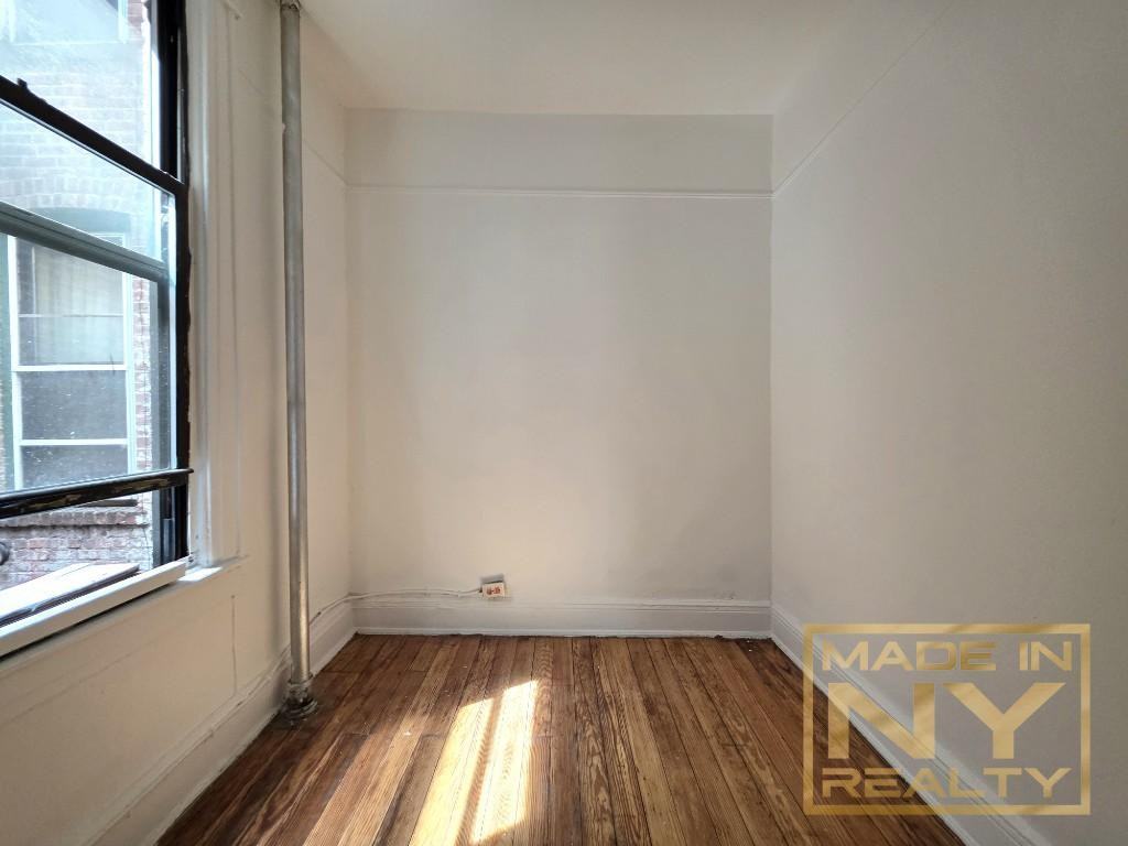8604 96th St #H9 - Photo 7 of 7