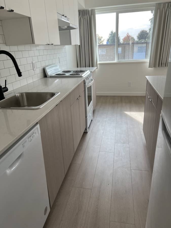 Parkside Apartments - Photo 6 of 20