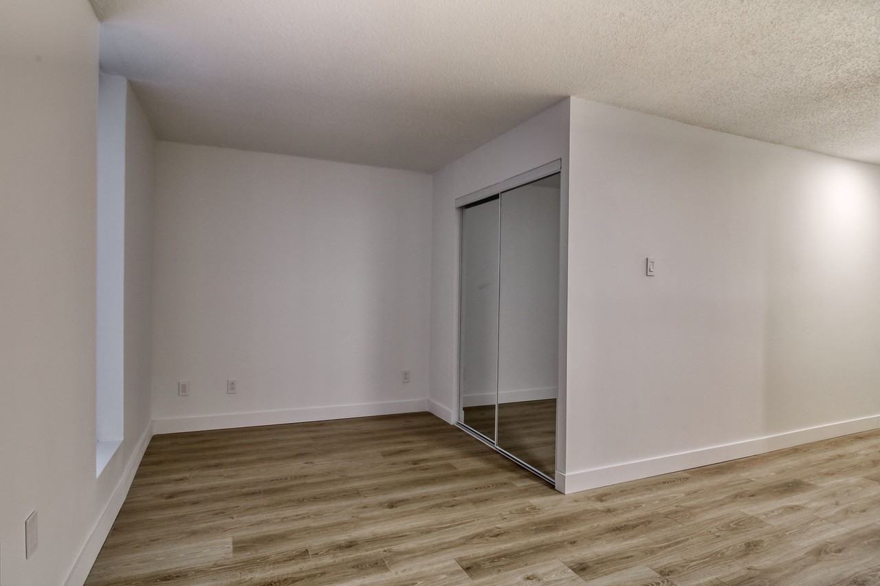 2285 Saint-Mathieu Street - Photo 7 of 50