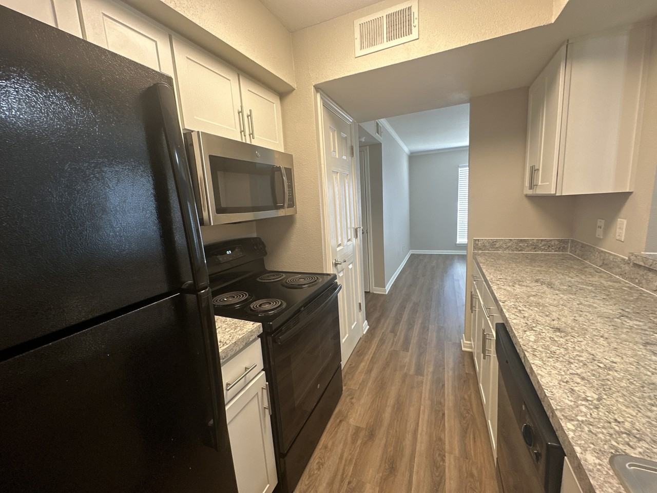 2825 Bellefontaine 115A - Photo 3 of 22