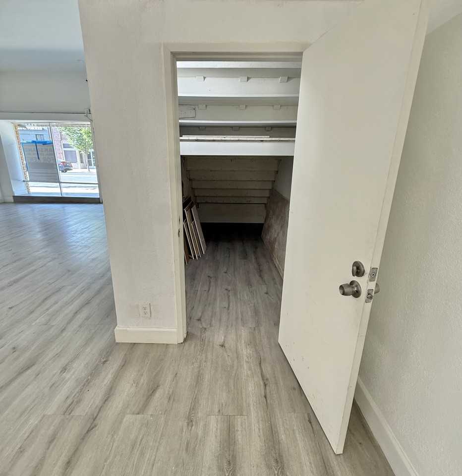 135 W Yosemite Ave #1 - Photo 3 of 8