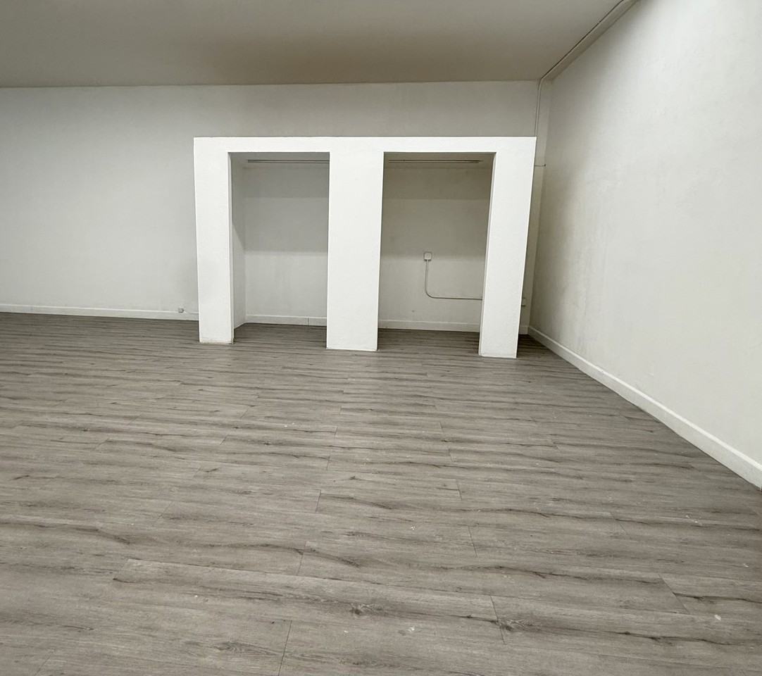 135 W Yosemite Ave #1 - Photo 5 of 8