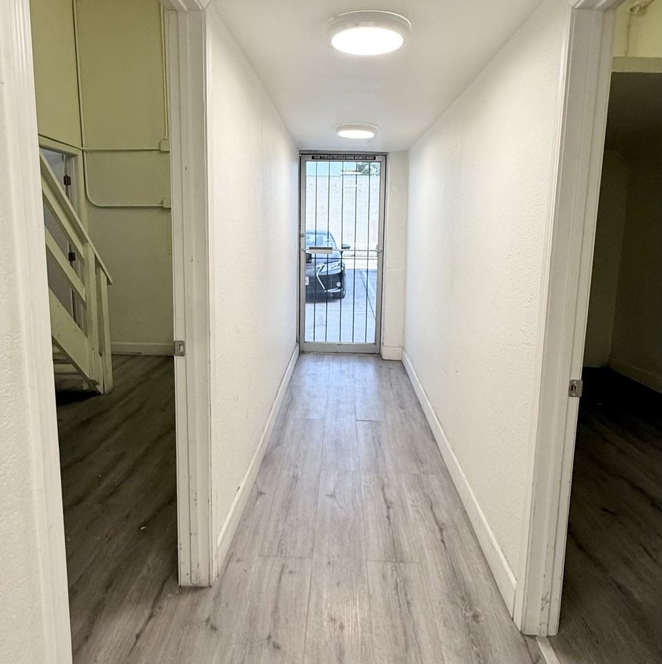 135 W Yosemite Ave #1 - Photo 6 of 8