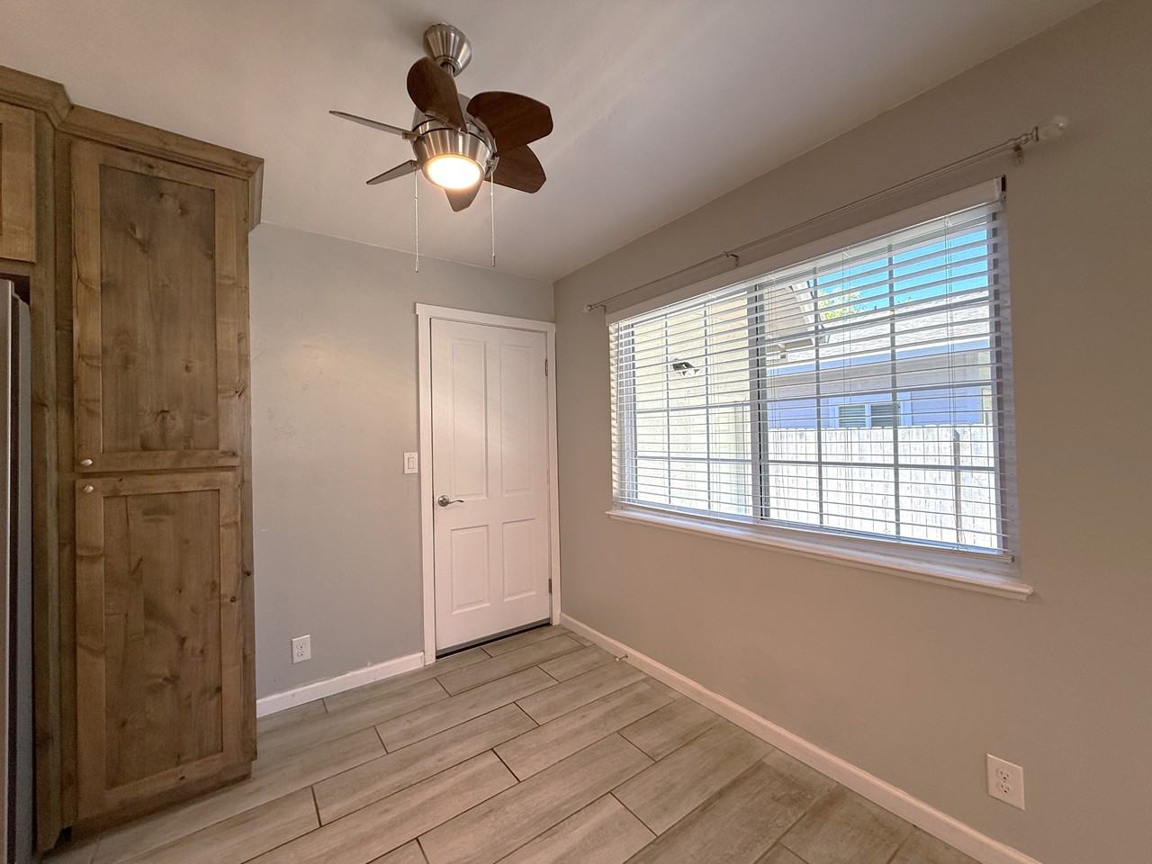 1476 Hooker Oak Ave #1 - Photo 6 of 14