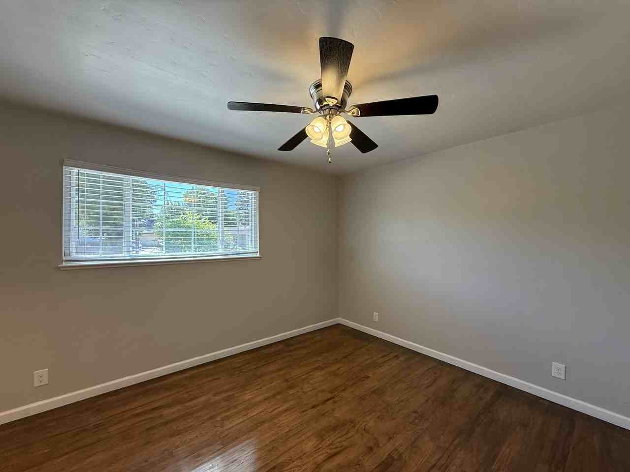 1476 Hooker Oak Ave #1 - Photo 7 of 14