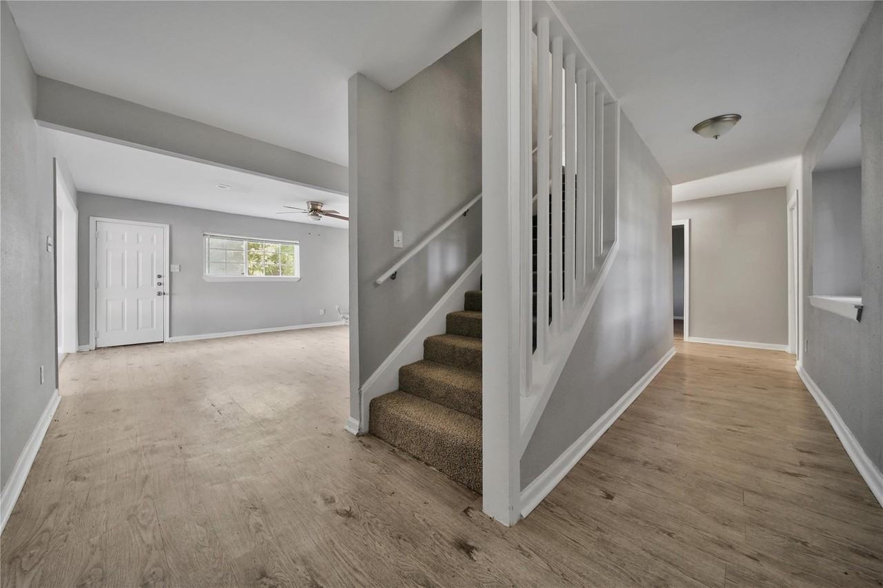 10071 Woodhollow Dr #1 - Photo 7 of 44